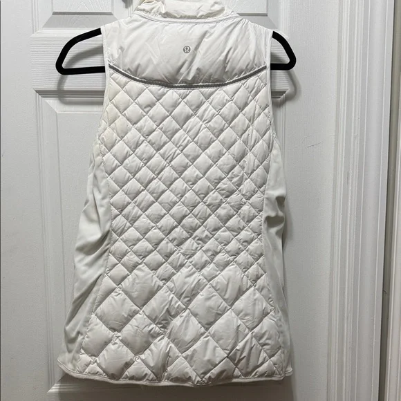 Lululemon Women's Quilted White Vest - Picture 7 of 11